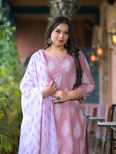 Women Plus Size Mauve Viscose Rayon Kurta Set With Dupatta